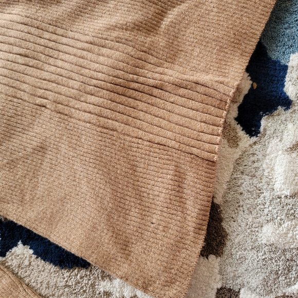 Liz Claiborne Sweater - Picture 3 of 4